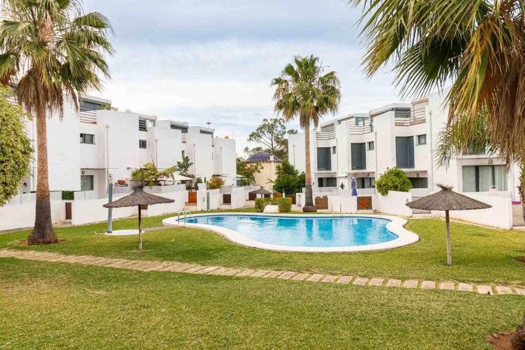 Apartment Moderno Tranquilo Con Piscina Y Jardin